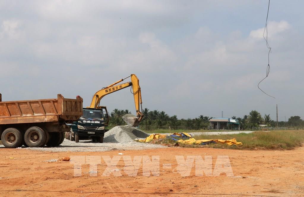 Long An: Nhiều dự án tái định cư hoàn thành cấp giấy chứng nhận quyền sử dụng đất - Ảnh 1.