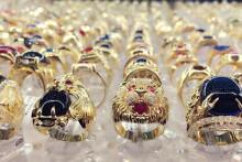 So sánh giá vàng hôm nay 5/4: Đảo chiều giảm trở lại trong phiên đầu tuần mới