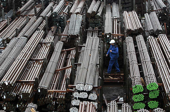 Giá thép xây dựng hôm nay 9/4: Thép thanh tiếp đà đi xuống - Ảnh 3.