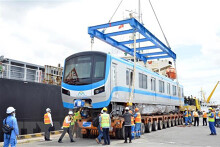 Thêm hai đoàn tàu tuyến metro số 1 Bến Thành - Suối Tiên về tới TP HCM