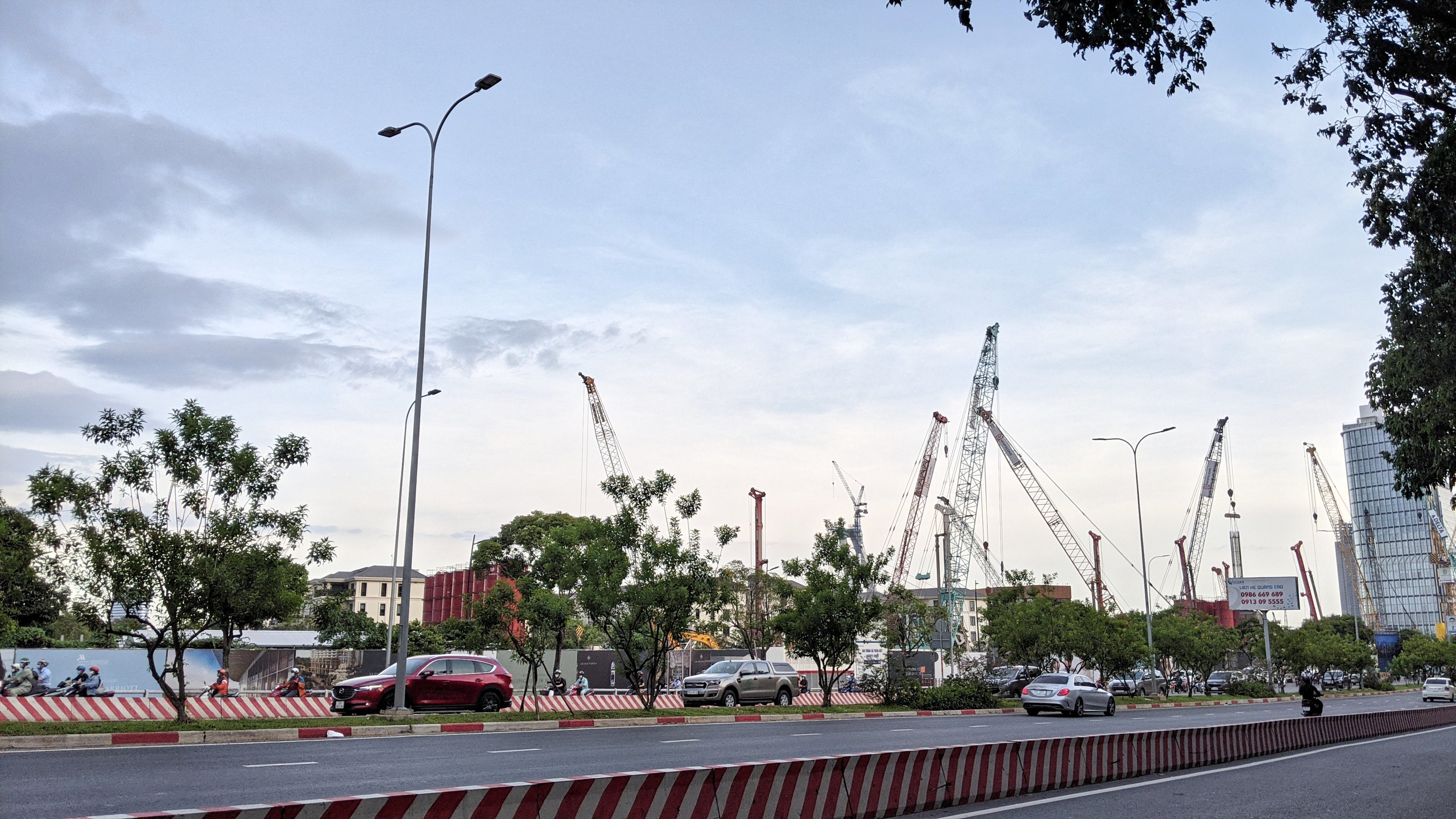 Savills: Nhà ở thương hiệu tiềm năng nhưng có hấp thụ nổi ở Hà Nội? - Ảnh 1. Savills: Nhà ở thương hiệu tiềm năng nhưng có hấp thụ nổi ở Hà Nội? - Ảnh 1.