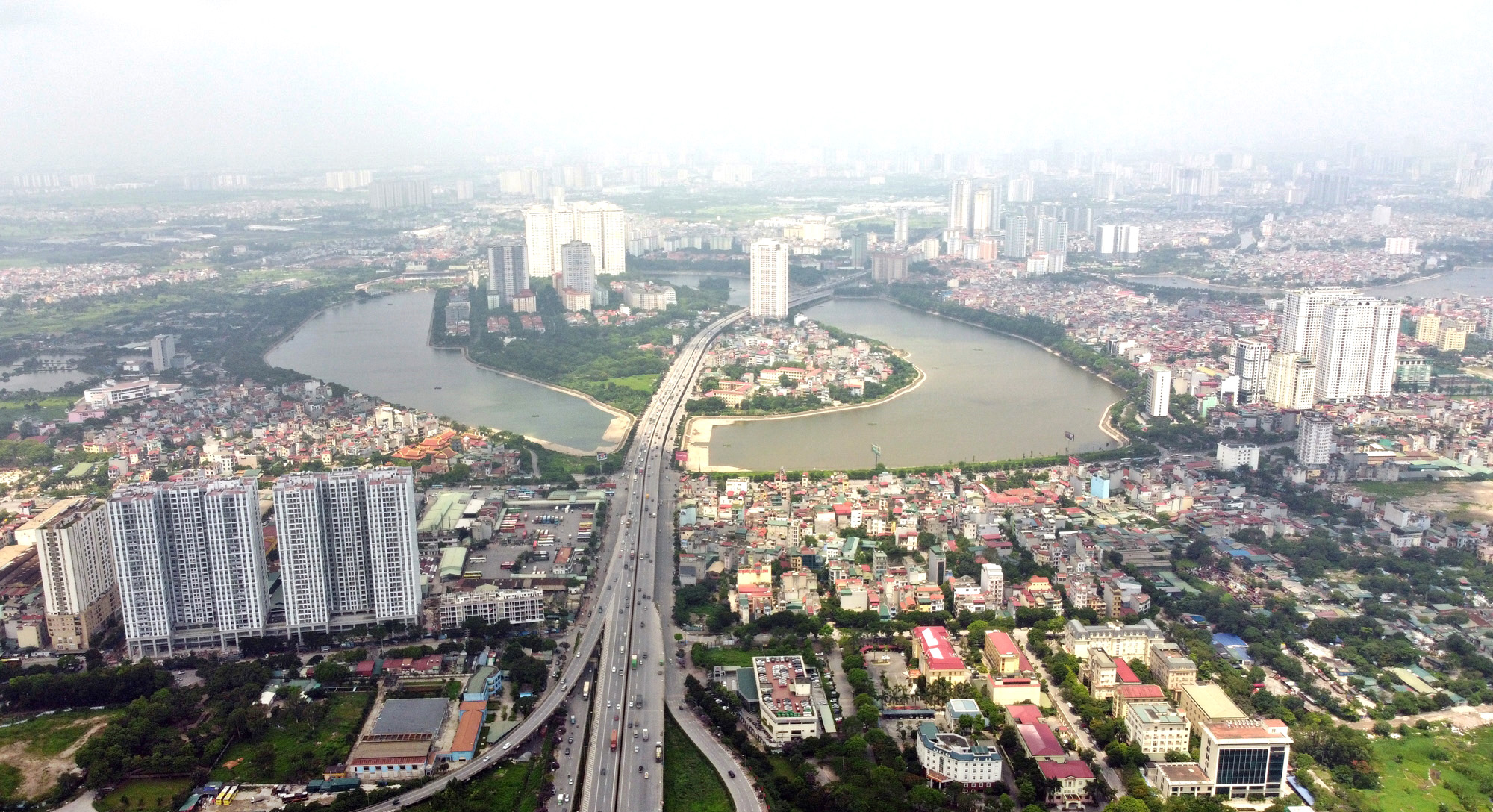 Cận cảnh những 'bán đảo' ngay giữa trung tâm Hà Nội - Ảnh 10. Cận cảnh những 'bán đảo' ngay giữa trung tâm Hà Nội - Ảnh 10.