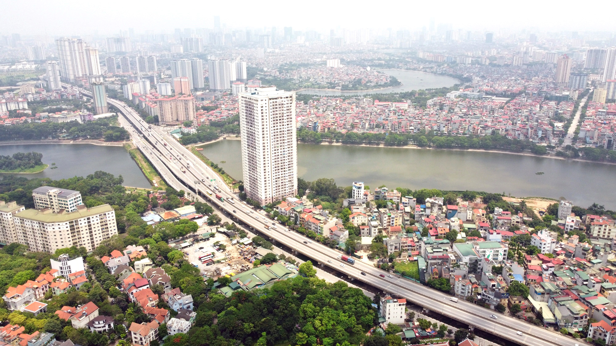 Cận cảnh những 'bán đảo' ngay giữa trung tâm Hà Nội - Ảnh 13. Cận cảnh những 'bán đảo' ngay giữa trung tâm Hà Nội - Ảnh 13.