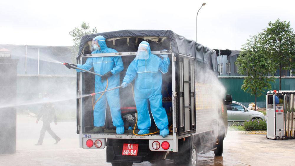 Các khu công nghiệp ở Bắc Giang: Dồn sức chống dịch, không để lao động ngoại tỉnh về quê - Ảnh 1.