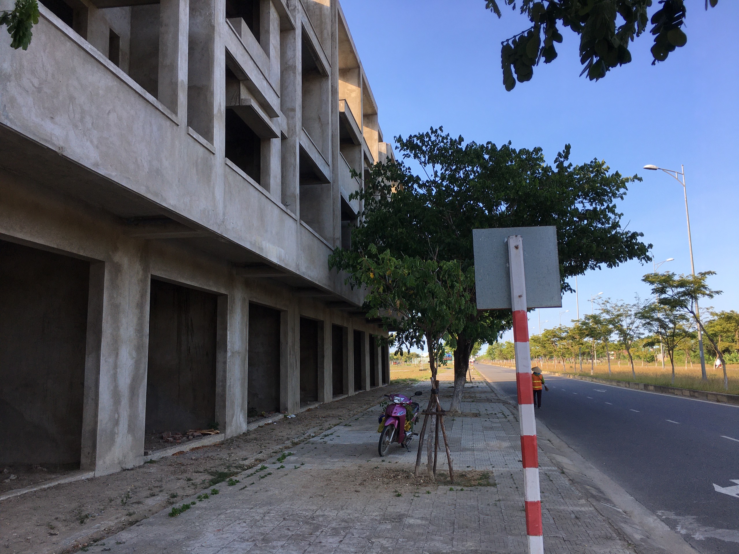 Trở lại nơi sốt đất ở Đà Nẵng, ki ốt bị dẹp hàng loạt, các dự án không bóng người - Ảnh 17. Trở lại nơi sốt đất ở Đà Nẵng, ki ốt bị dẹp hàng loạt, các dự án không bóng người - Ảnh 17.