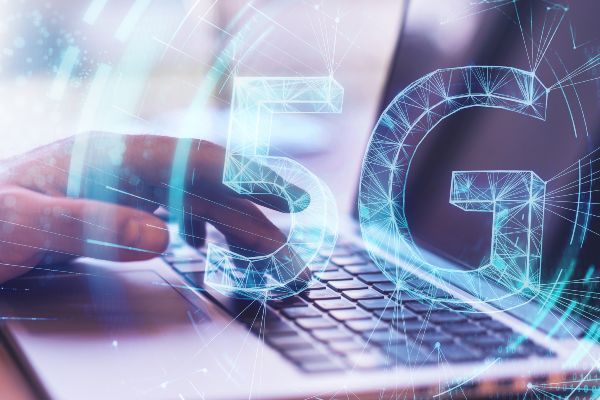 Thế hệ PC cải tiến đã có thể kết nối 5G qua cú bắt tay từ các ông lớn công nghệ - Ảnh 1. Thế hệ PC cải tiến đã có thể kết nối 5G qua cú bắt tay từ các ông lớn công nghệ - Ảnh 1.