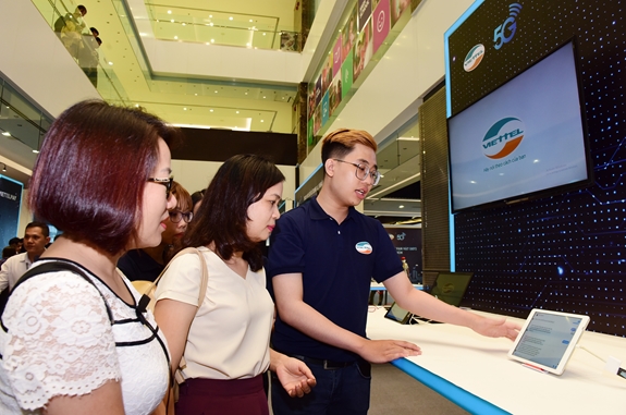 Đẩy mạnh chuyển đổi số trong nhiều lĩnh vực - Ảnh 5. Đẩy mạnh chuyển đổi số trong nhiều lĩnh vực - Ảnh 5.