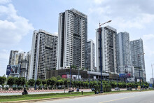 Sau cơn sốt đất, tìm cách kìm giá nhà