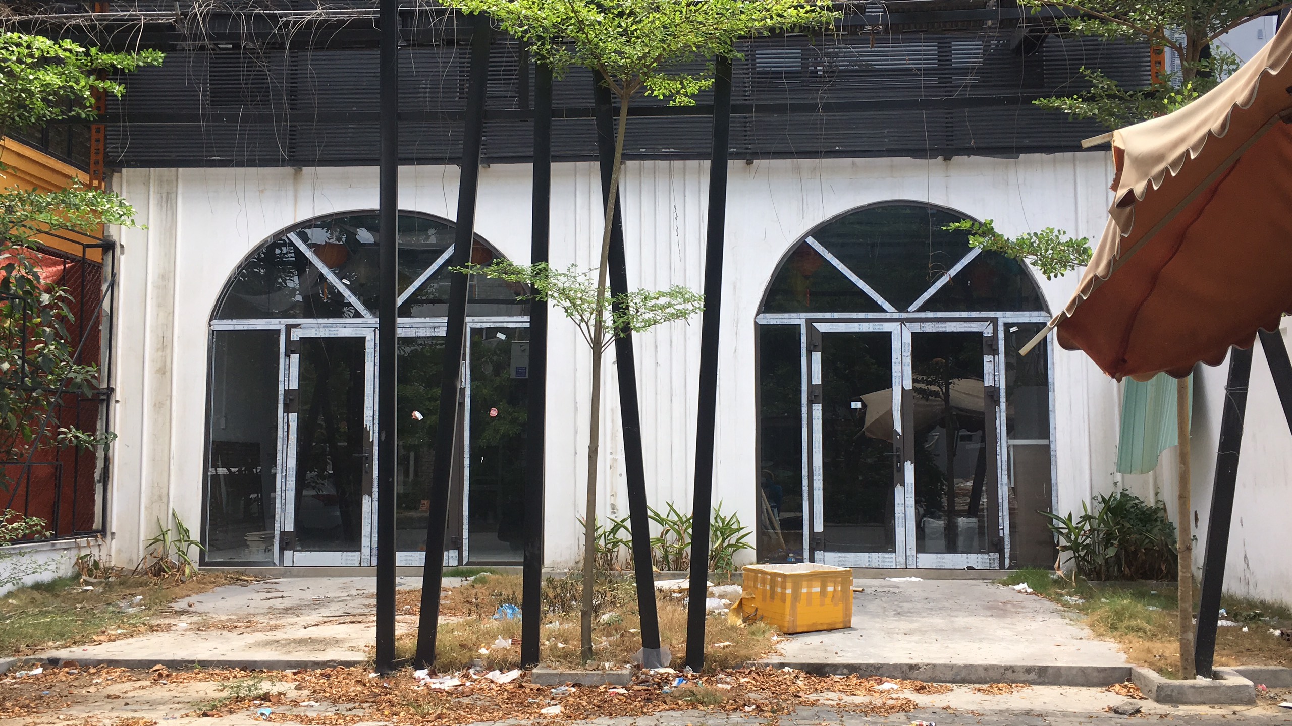 Mặt bằng ở trung tâm và ven biển Đà Nẵng ế ẩm khi dịch quay lại - Ảnh 10. Mặt bằng ở trung tâm và ven biển Đà Nẵng ế ẩm khi dịch quay lại - Ảnh 10.