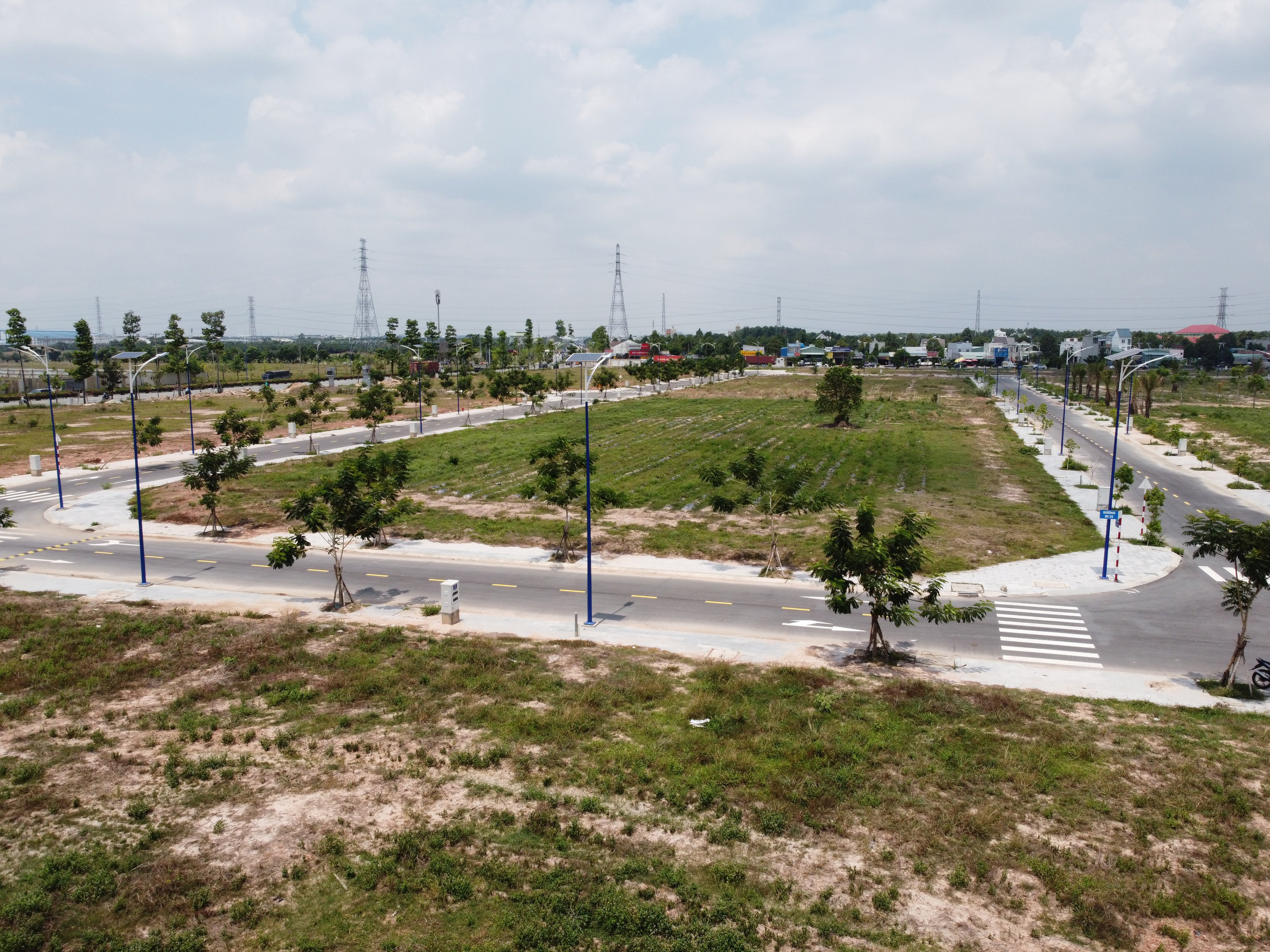 Bình Dương siết huy động vốn và mua bán bất động sản dự án - Ảnh 2. Bình Dương siết huy động vốn và mua bán bất động sản dự án - Ảnh 2.