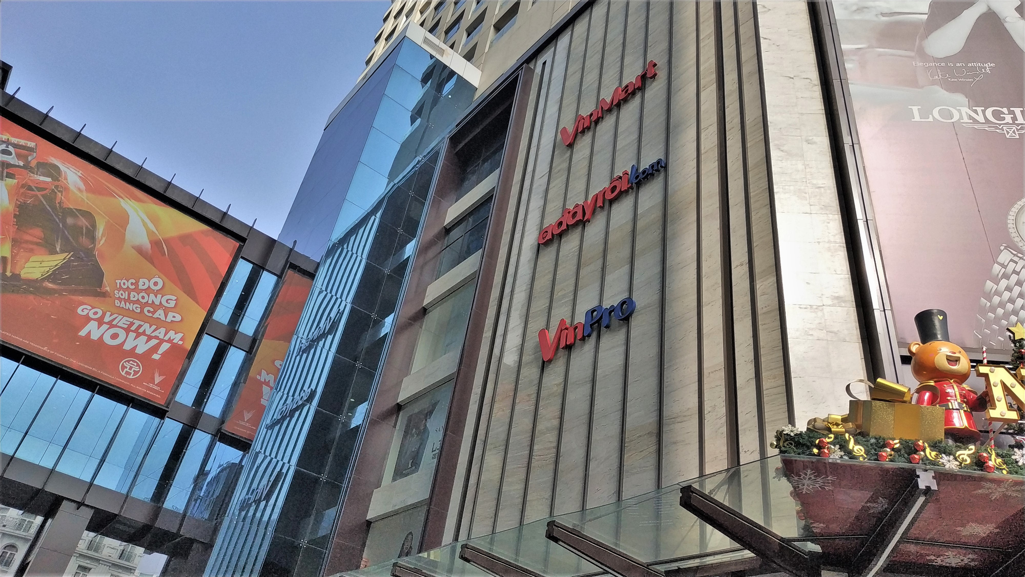 Vinpearl sắp chuyển nhượng hơn 59 triệu cổ phiếu Vingroup trị giá 7.200 tỷ - Ảnh 1. Vinpearl sắp chuyển nhượng hơn 59 triệu cổ phiếu Vingroup trị giá 7.200 tỷ - Ảnh 1.