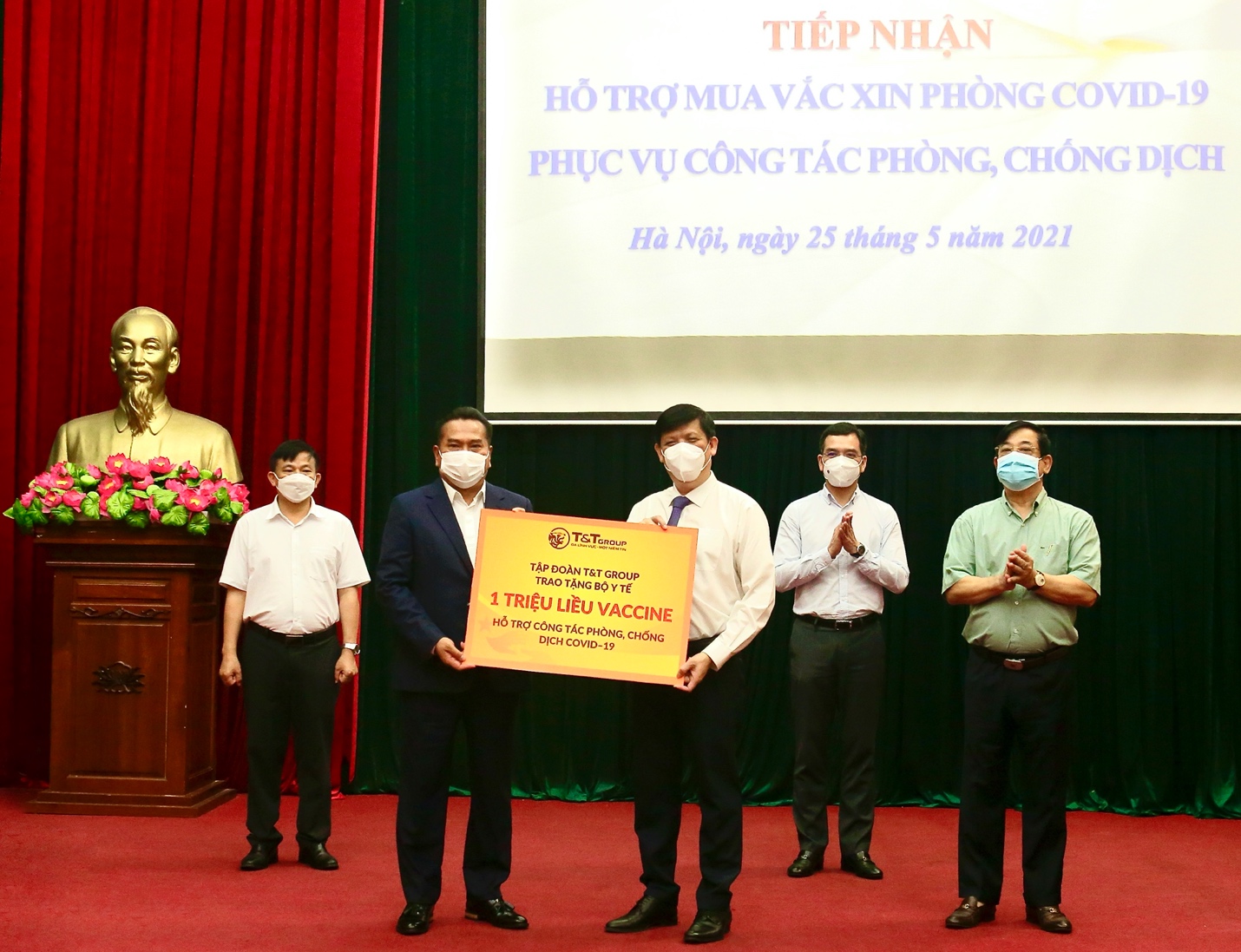 Vững mạnh tinh thần Việt Nam: Hàng chục doanh nghiệp Việt đã ủng hộ Quỹ phòng COVID-19 của Chính phủ - Ảnh 2. Vững mạnh tinh thần Việt Nam: Hàng chục doanh nghiệp Việt đã ủng hộ Quỹ phòng COVID-19 của Chính phủ - Ảnh 2.