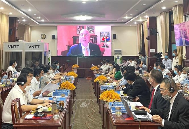 Bình Phước xúc tiến đầu tư trực tuyến với nhà đầu tư Hoa Kỳ - Ảnh 1. Bình Phước xúc tiến đầu tư trực tuyến với nhà đầu tư Hoa Kỳ - Ảnh 1.