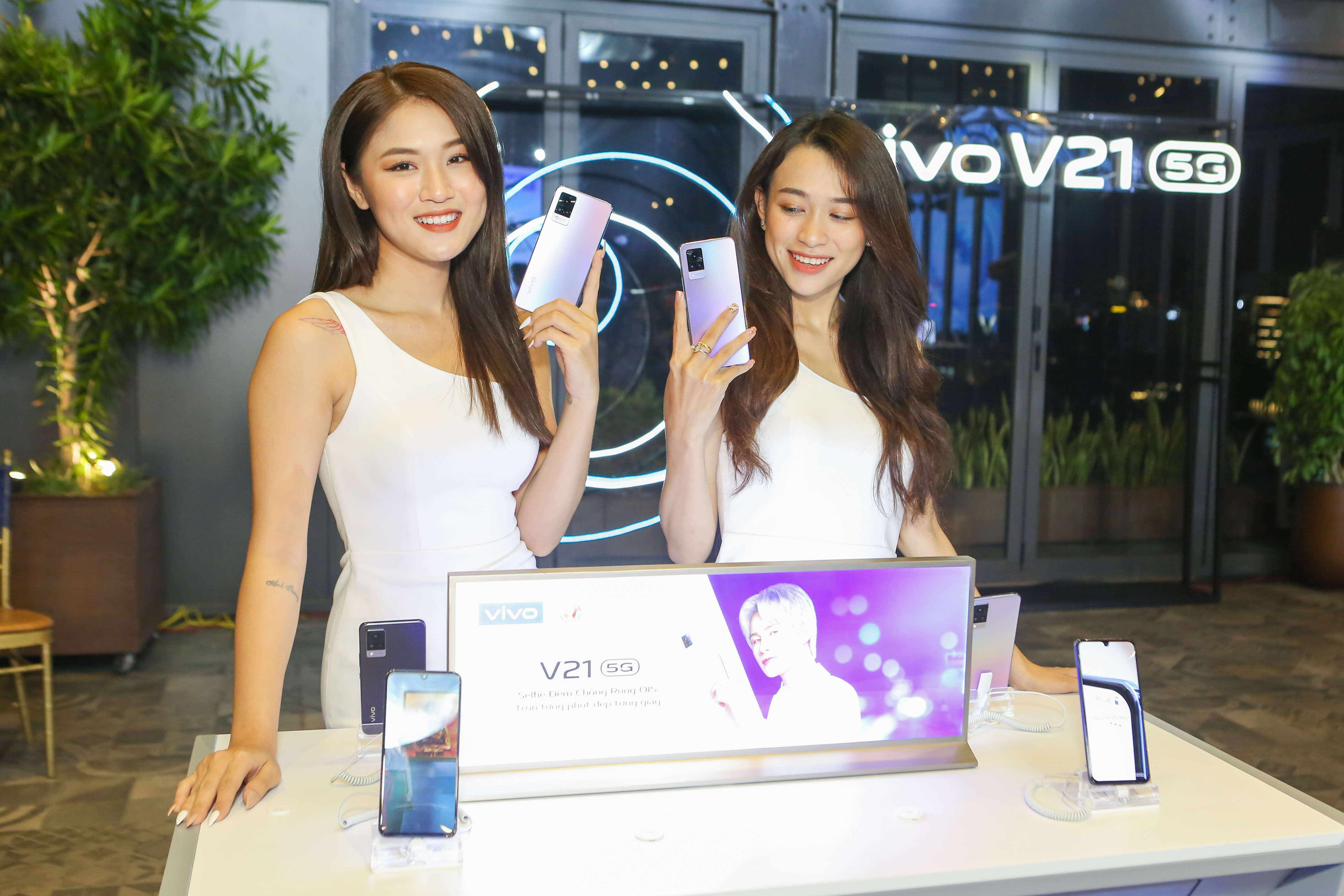 Tân binh vivo V21 5G ra mắt với thiết kế thời thượng cùng camera selfie đỉnh 44MP OIS - Ảnh 1.