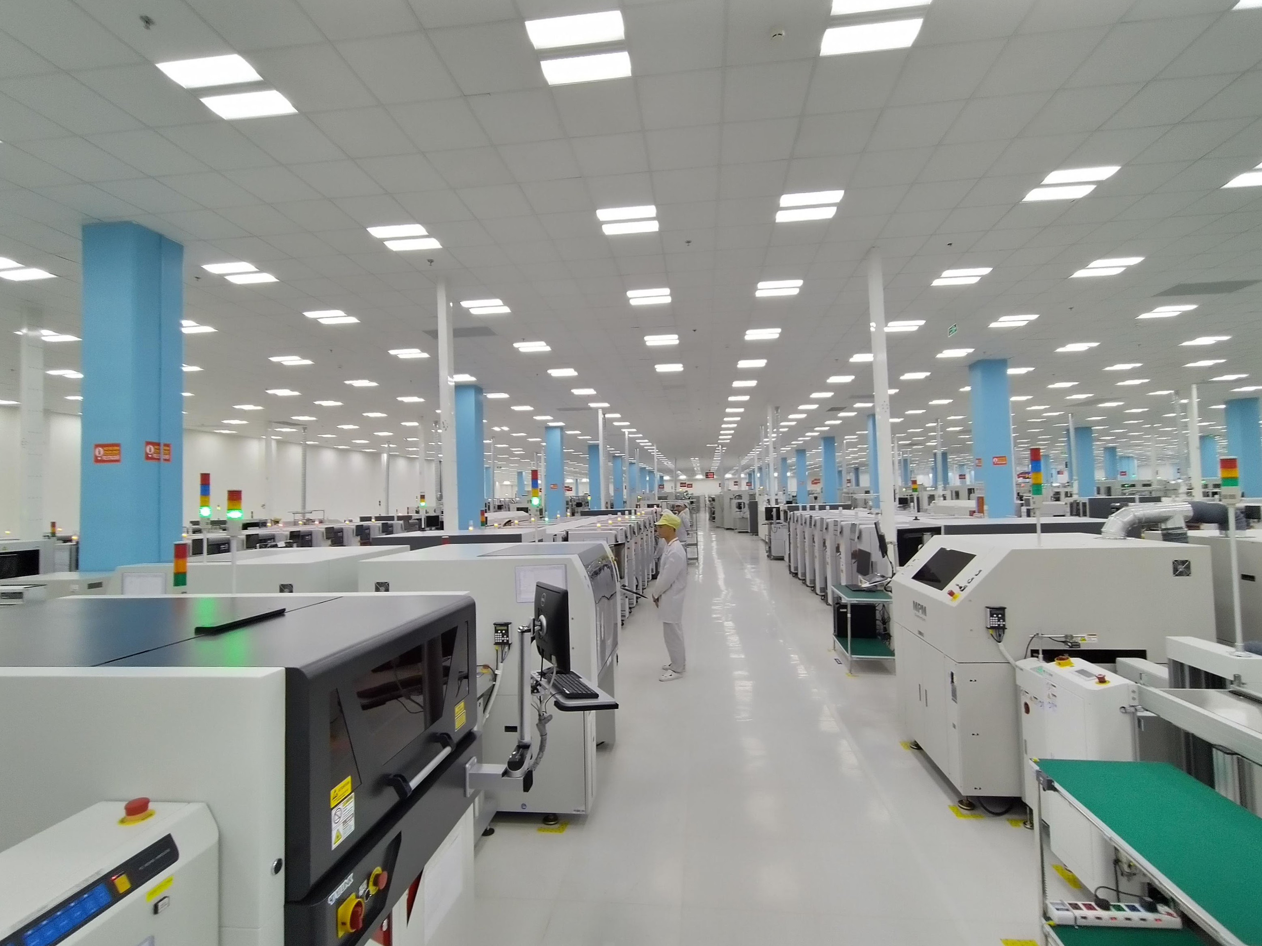 Số phận nhà máy công suất 125 triệu thiết bị mỗi năm của VinSmart khi mảng điện thoại bị đóng cửa - Ảnh 2.