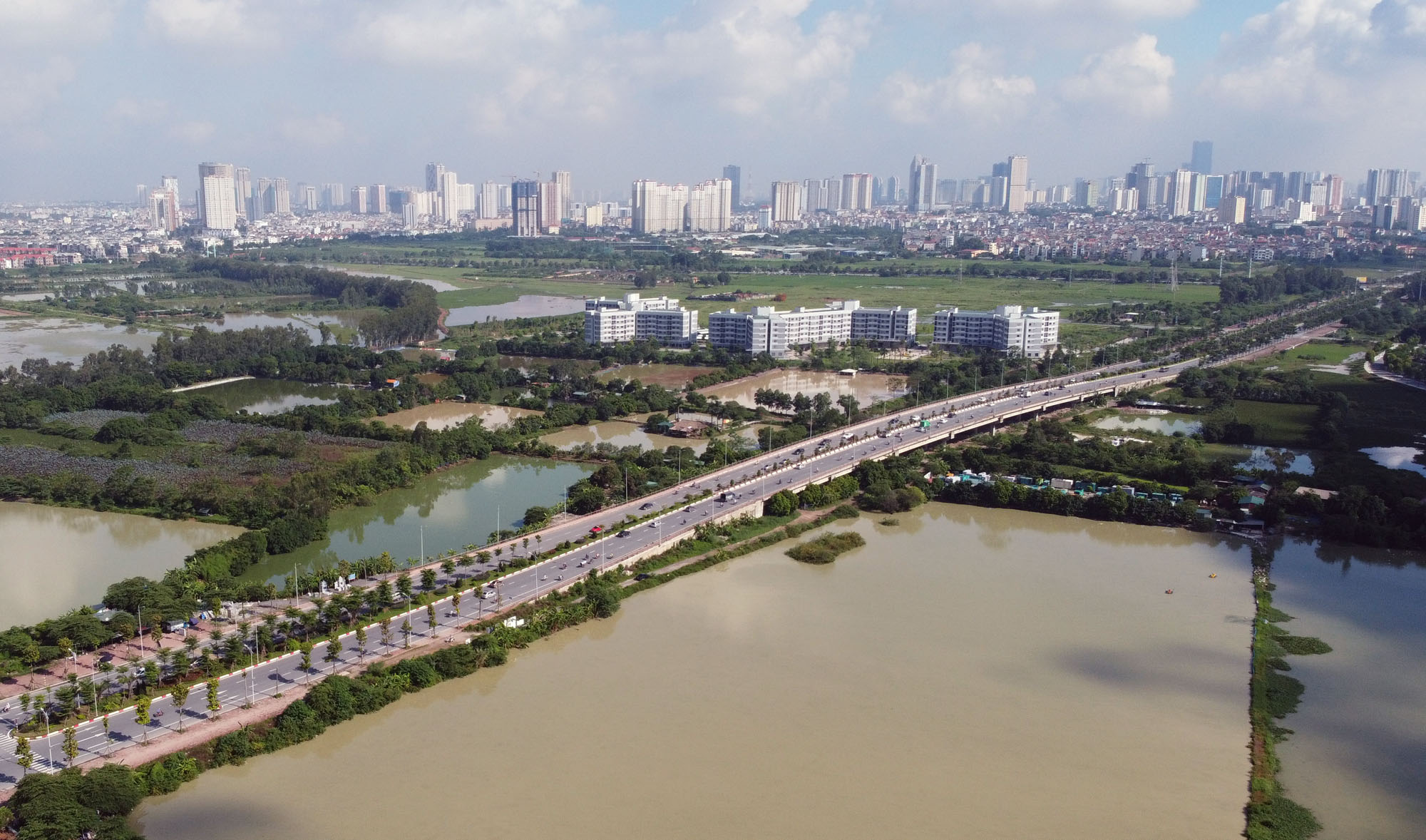 Cần sớm đầu tư, thông tuyến Mỹ Đình - Tam Chúc - Bái Đính - Ảnh 1. Cần sớm đầu tư, thông tuyến Mỹ Đình - Tam Chúc - Bái Đính - Ảnh 1.