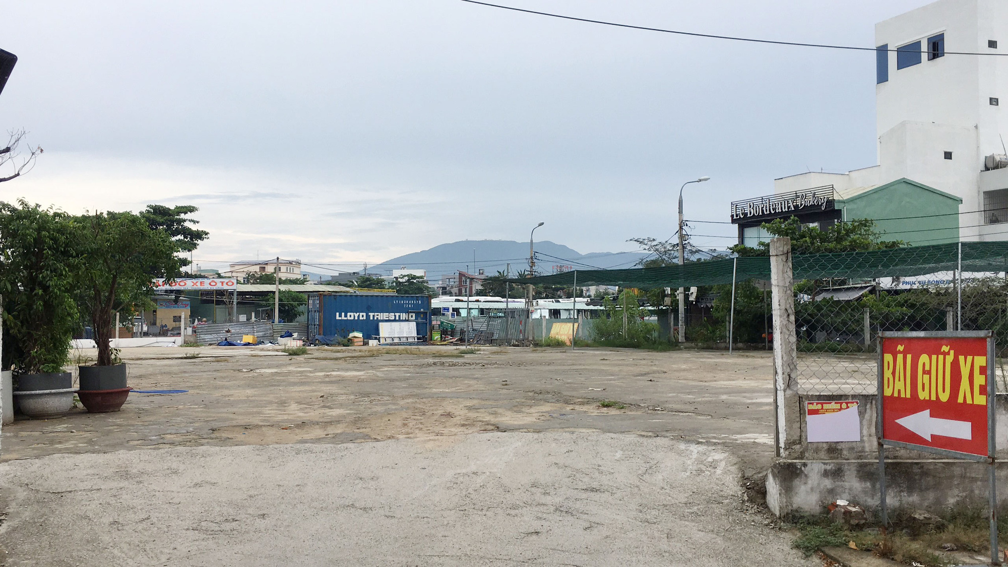 Cận cảnh hai khu đất sát Vincom Đà Nẵng sẽ đấu giá làm bãi đỗ xe - Ảnh 7. Cận cảnh hai khu đất sát Vincom Đà Nẵng sẽ đấu giá làm bãi đỗ xe - Ảnh 7.