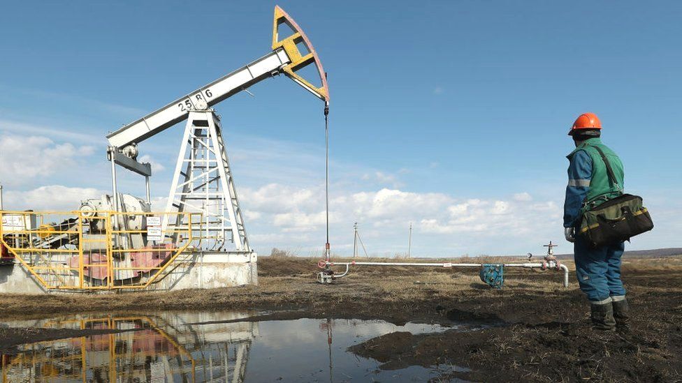 Giá xăng dầu hôm nay 12/6: Giá dầu tiếp tục đà tăng gần 1% - Ảnh 1. Giá xăng dầu hôm nay 12/6: Giá dầu tiếp tục đà tăng gần 1% - Ảnh 1.