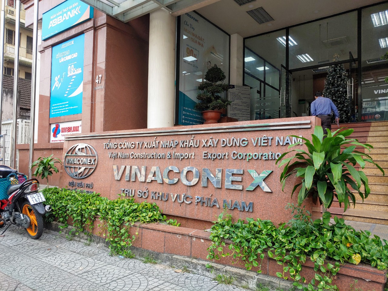Vinaconex bơm thêm 600 tỷ đồng cho một công ty xây dựng - Ảnh 1. Vinaconex bơm thêm 600 tỷ đồng cho một công ty xây dựng - Ảnh 1.