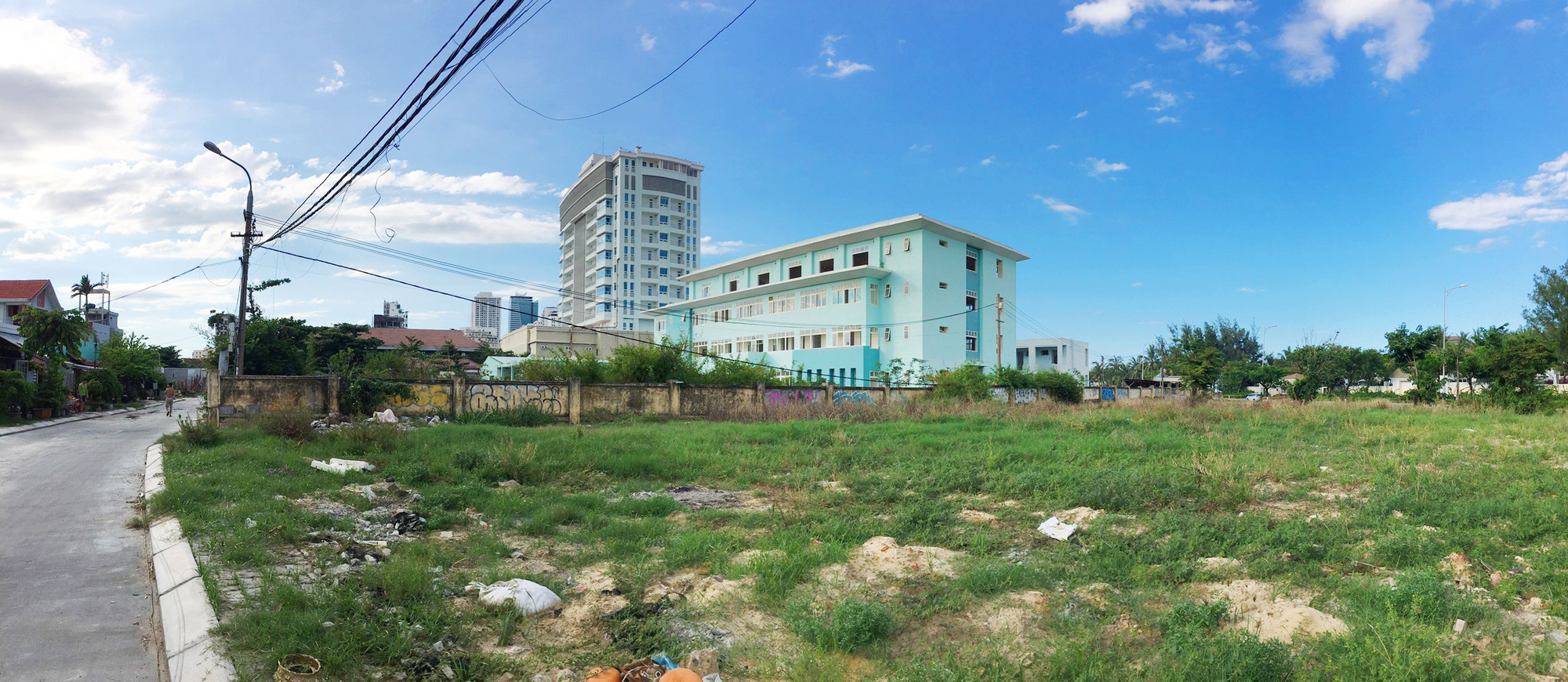Cận cảnh hai khu đất sát bãi biển Mỹ Khê đẹp nhất Đà Nẵng sẽ đấu giá làm bãi đỗ xe - Ảnh 6.