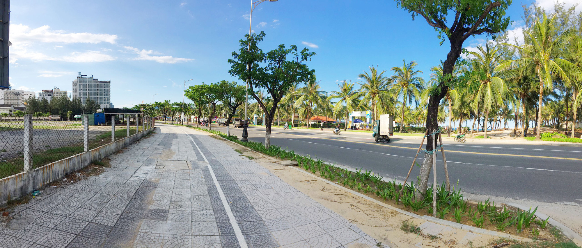Cận cảnh hai khu đất sát bãi biển Mỹ Khê đẹp nhất Đà Nẵng sẽ đấu giá làm bãi đỗ xe - Ảnh 3.