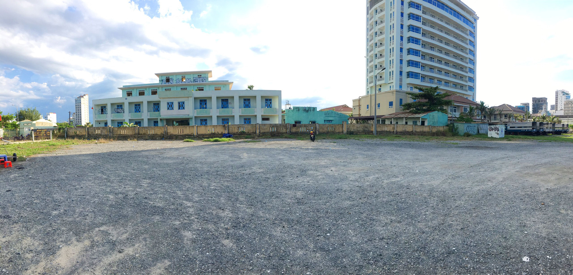 Cận cảnh hai khu đất sát bãi biển Mỹ Khê đẹp nhất Đà Nẵng sẽ đấu giá làm bãi đỗ xe - Ảnh 8.