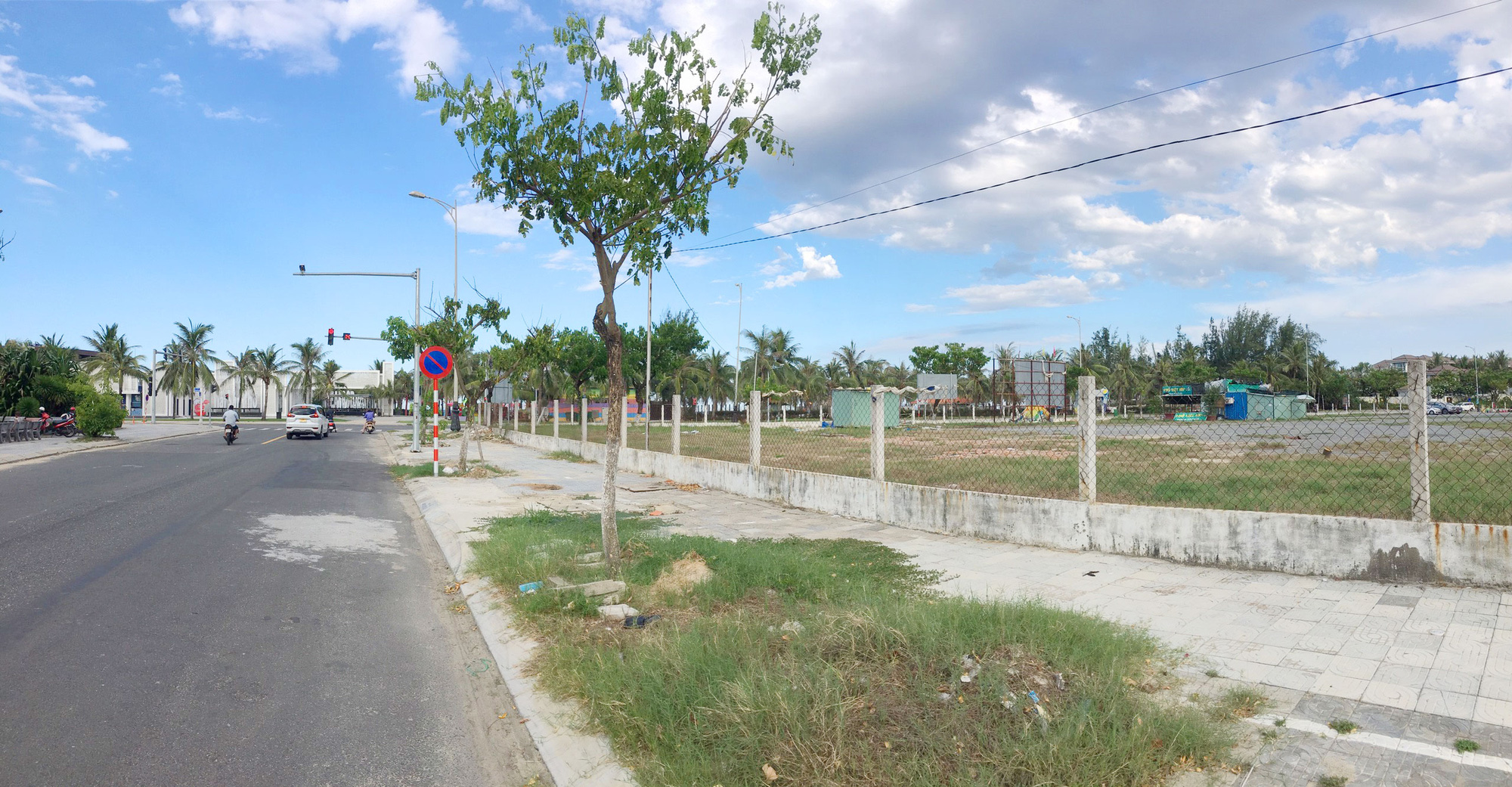 Cận cảnh hai khu đất sát bãi biển Mỹ Khê đẹp nhất Đà Nẵng sẽ đấu giá làm bãi đỗ xe - Ảnh 5.