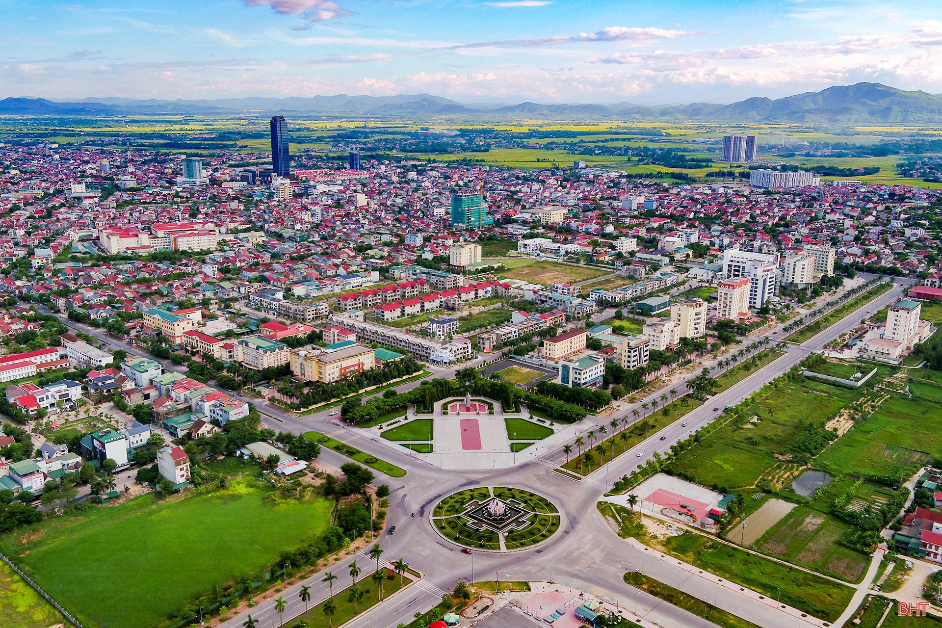 Loạt dự án tỷ USD tại Hà Tĩnh đang chờ nhà đầu tư rót vốn - Ảnh 1. Loạt dự án tỷ USD tại Hà Tĩnh đang chờ nhà đầu tư rót vốn - Ảnh 1.
