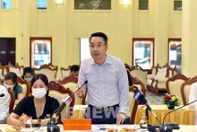 Kiểm soát rủi ro tăng trưởng tín dụng bất động sản, chứng khoán