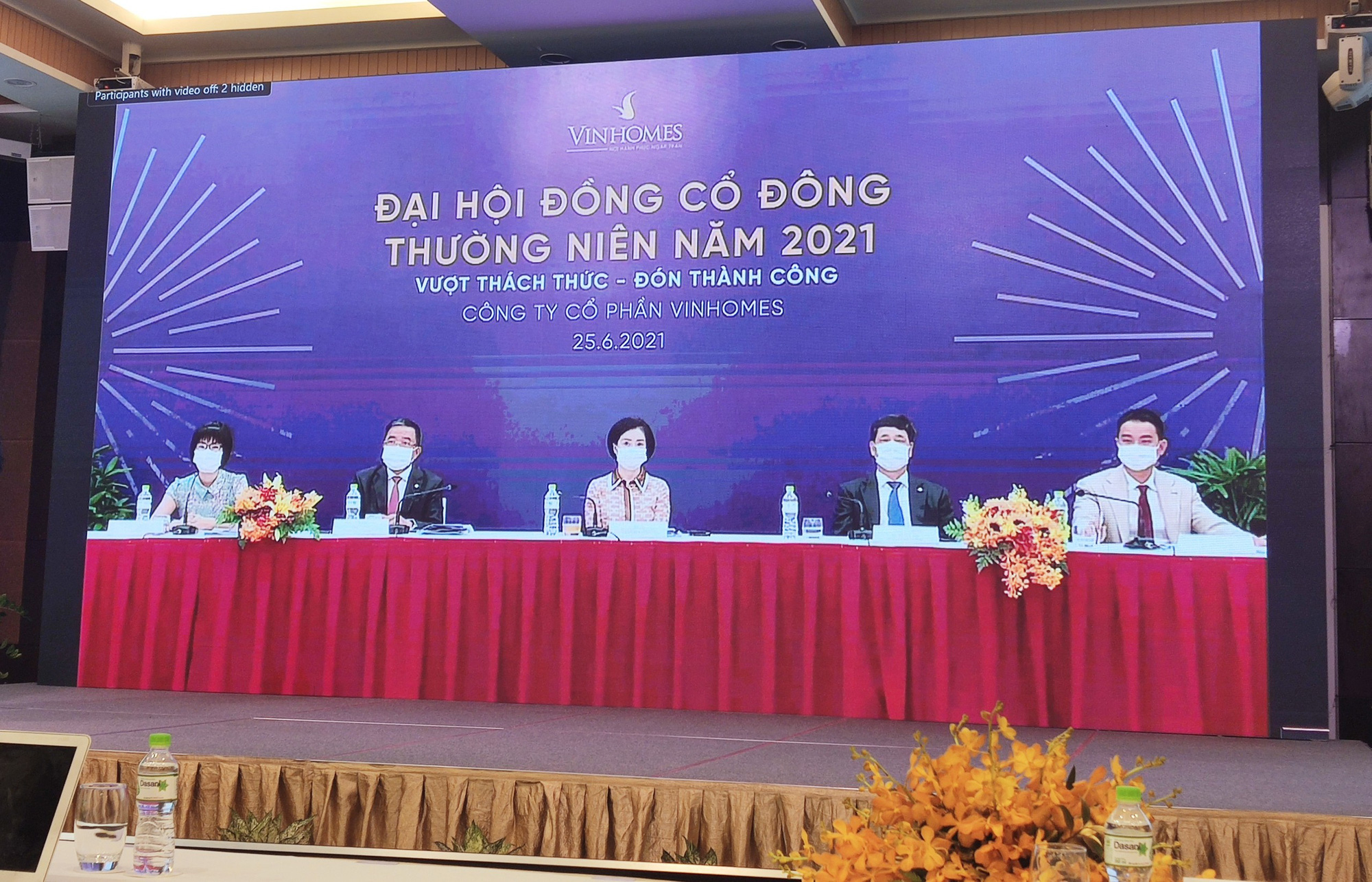 [Live] ĐHĐCĐ Vinhomes: Mục tiêu lãi kỷ lục 35.000 tỷ nhờ ba đại đô thị Ocean Park, Smart City và Grand Park   - Ảnh 1.