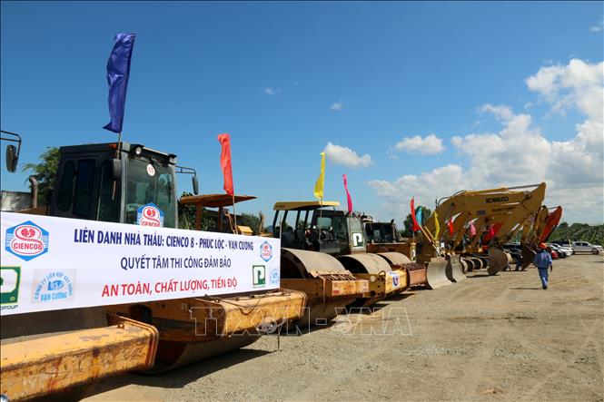 Thiếu trầm trọng nguồn đất phục vụ dự án cao tốc Phan Thiết - Dầu Giây - Ảnh 1. Thiếu trầm trọng nguồn đất phục vụ dự án cao tốc Phan Thiết - Dầu Giây - Ảnh 1.