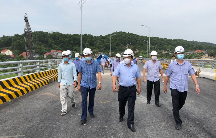 Cầu Quang Thanh và cầu Dinh 700 tỷ đồng nối Hải Phòng - Hải Dương sắp thông xe - Ảnh 1.