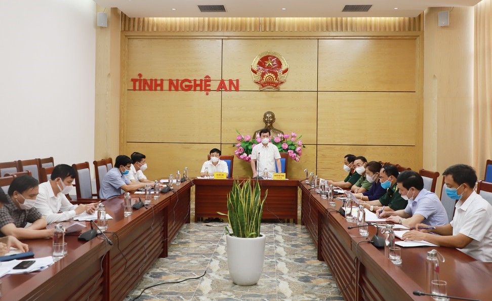 Tạm dừng các dịch vụ không thiết yếu tại TP Vinh, Cửa Lò và 3 huyện giáp Hà Tĩnh - Ảnh 1. Tạm dừng các dịch vụ không thiết yếu tại TP Vinh, Cửa Lò và 3 huyện giáp Hà Tĩnh - Ảnh 1.