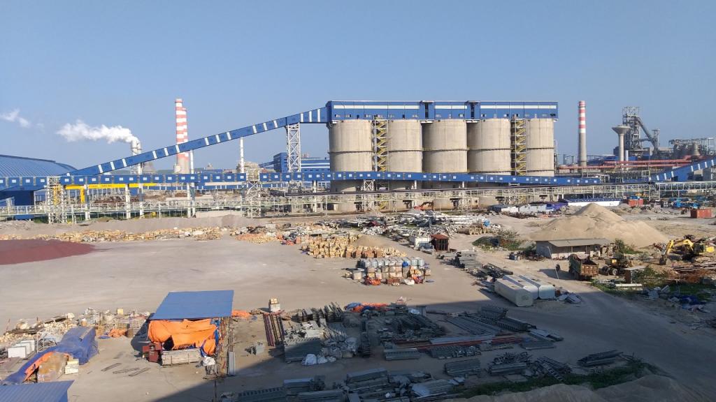 Hòa Phát kiến nghị bố trí dân vào Khu tái định cư Cà Ninh sau vụ việc chặn xe vào nhà máy thép - Ảnh 1. Hòa Phát kiến nghị bố trí dân vào Khu tái định cư Cà Ninh sau vụ việc chặn xe vào nhà máy thép - Ảnh 1.