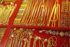 So sánh giá vàng hôm nay 12/7: Giá vàng trong nước điều chỉnh không đồng nhất phiên trưa đầu tuần