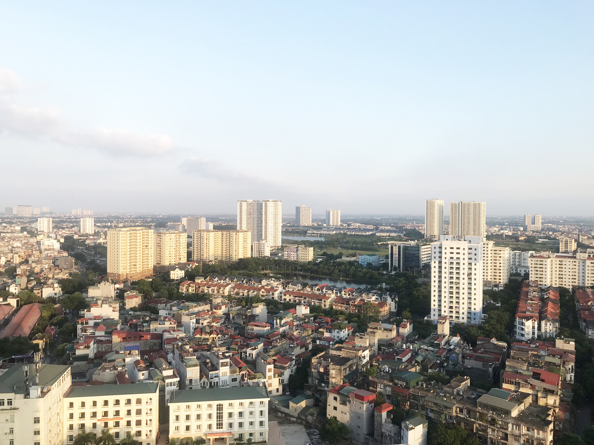 Chạy theo phong trào lúc sốt đất, nhiều nhà đầu tư Hà Nội đang phải bán cắt lỗ - Ảnh 1. Chạy theo phong trào lúc sốt đất, nhiều nhà đầu tư Hà Nội đang phải bán cắt lỗ - Ảnh 1.