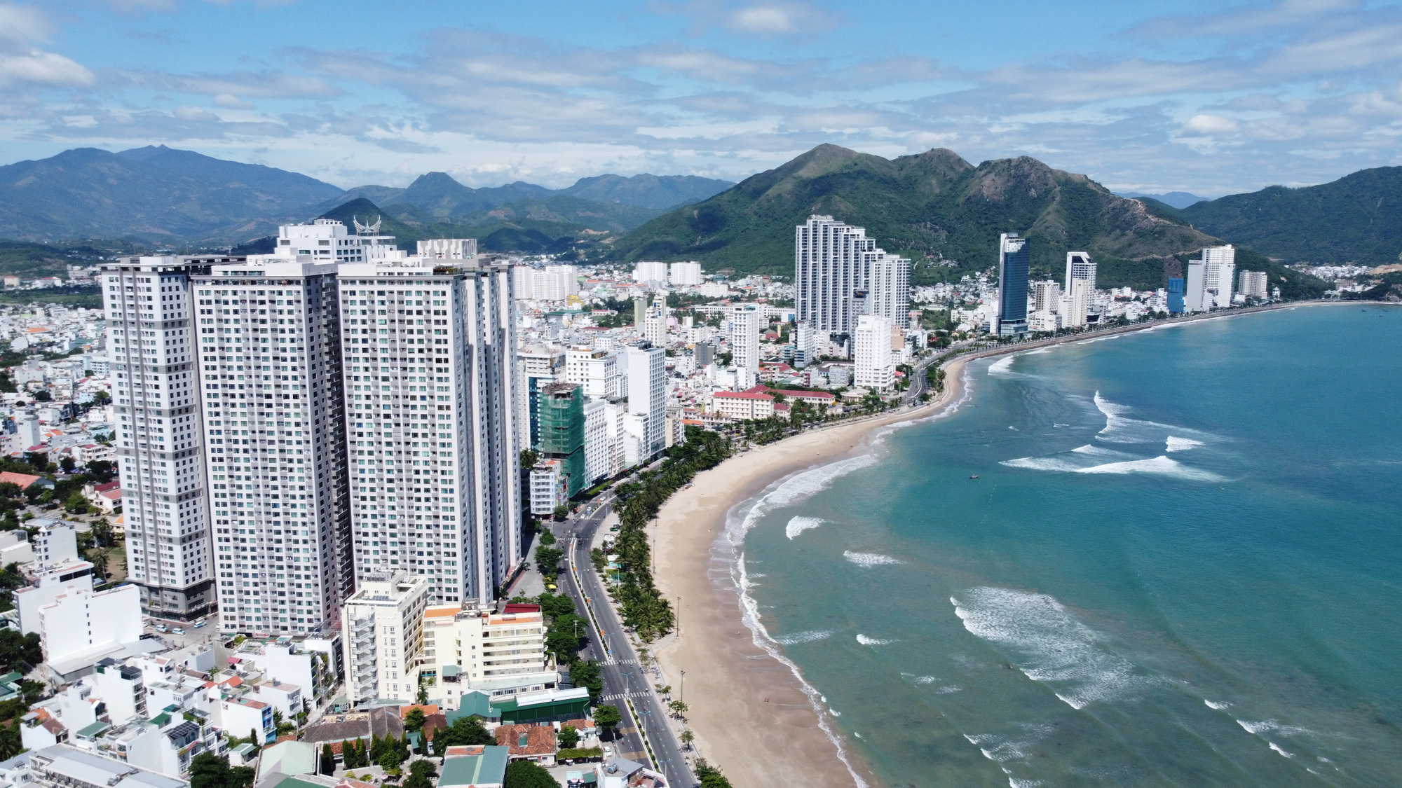 Khách sạn Nha Trang điêu đứng vì COVID-19, giá bán giảm sâu vẫn không có người mua - Ảnh 4. Khách sạn Nha Trang điêu đứng vì COVID-19, giá bán giảm sâu vẫn không có người mua - Ảnh 4.