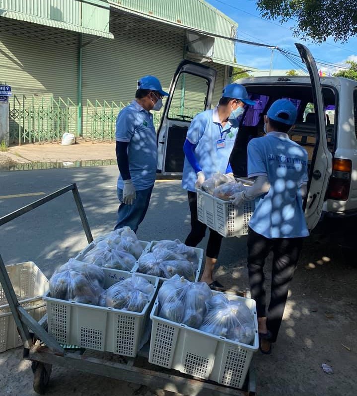Đồng hành cùng tuyến đầu chống dịch Covid-19 - Ảnh 4. Đồng hành cùng tuyến đầu chống dịch Covid-19 - Ảnh 4.