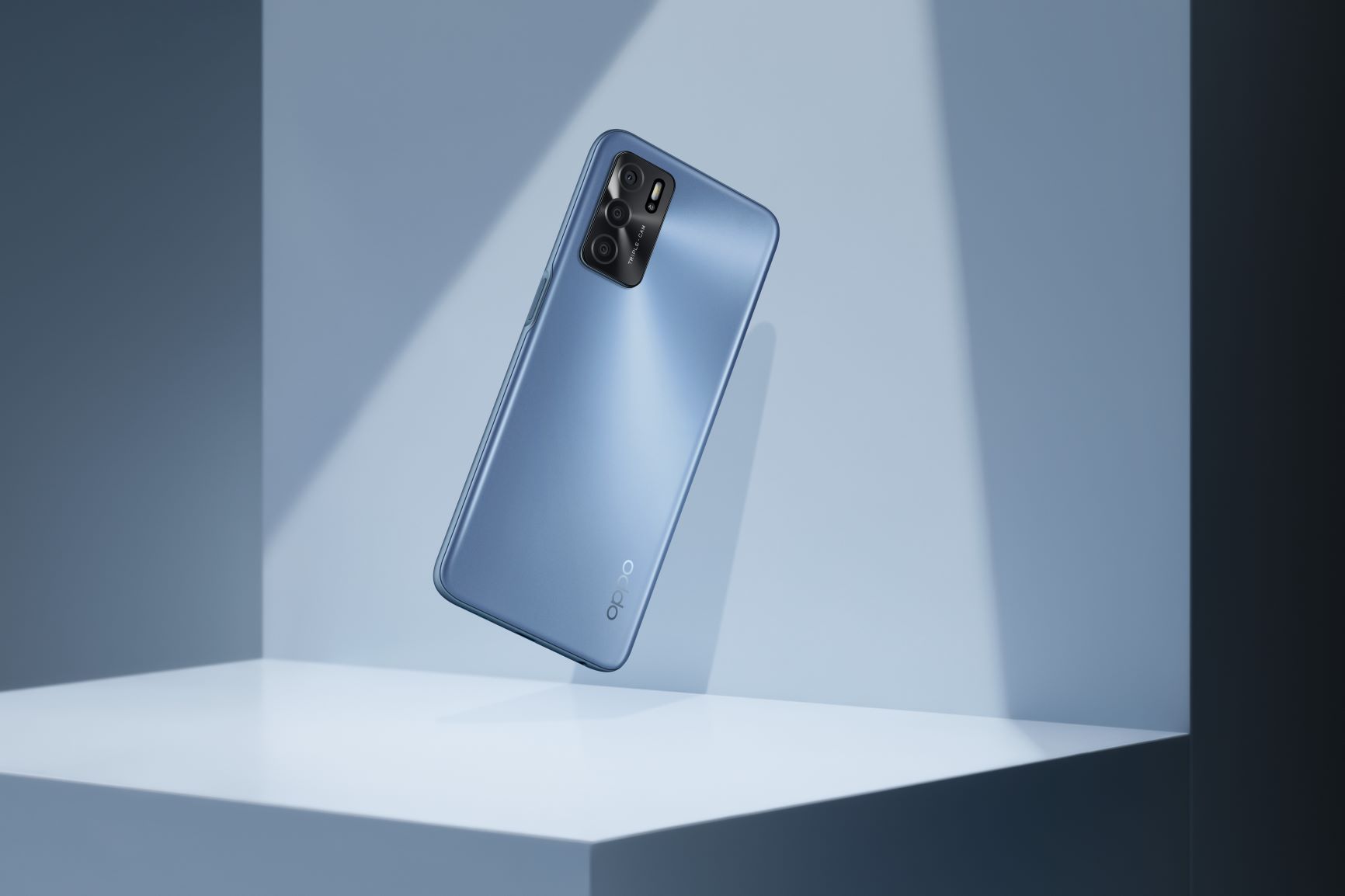 OPPO A16 ra mắt, ấn tượng với thiết kế 3D, pin dung lượng cao và camera xóa phông AI trong phân khúc dưới 4 triệu đồng - Ảnh 3. OPPO A16 ra mắt, ấn tượng với thiết kế 3D, pin dung lượng cao và camera xóa phông AI trong phân khúc dưới 4 triệu đồng - Ảnh 3.