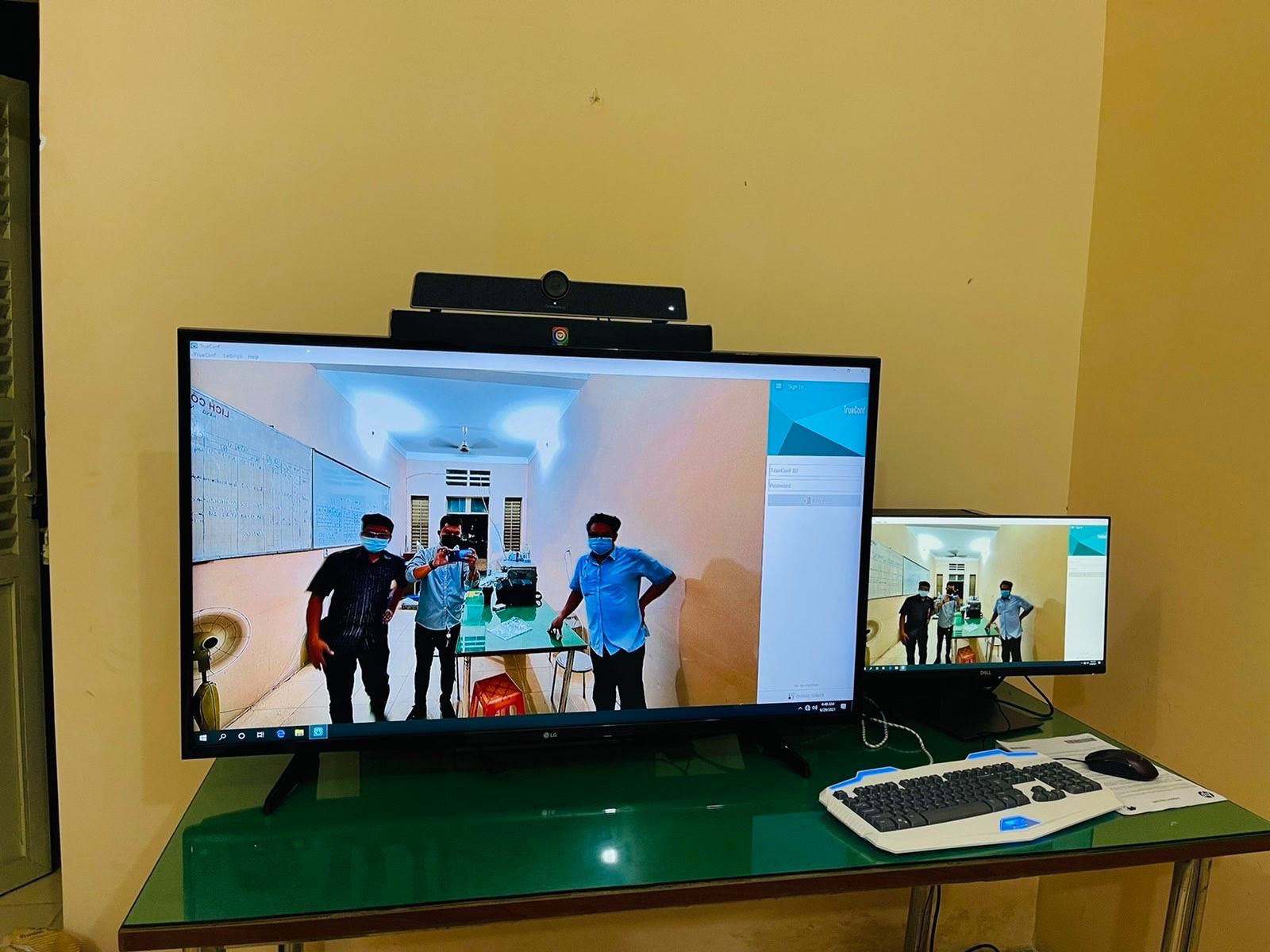 Bệnh viện dã chiến Thủ Đức được trang bị công nghệ không chạm cấp độ cao - Ảnh 2. Bệnh viện dã chiến Thủ Đức được trang bị công nghệ không chạm cấp độ cao - Ảnh 2.