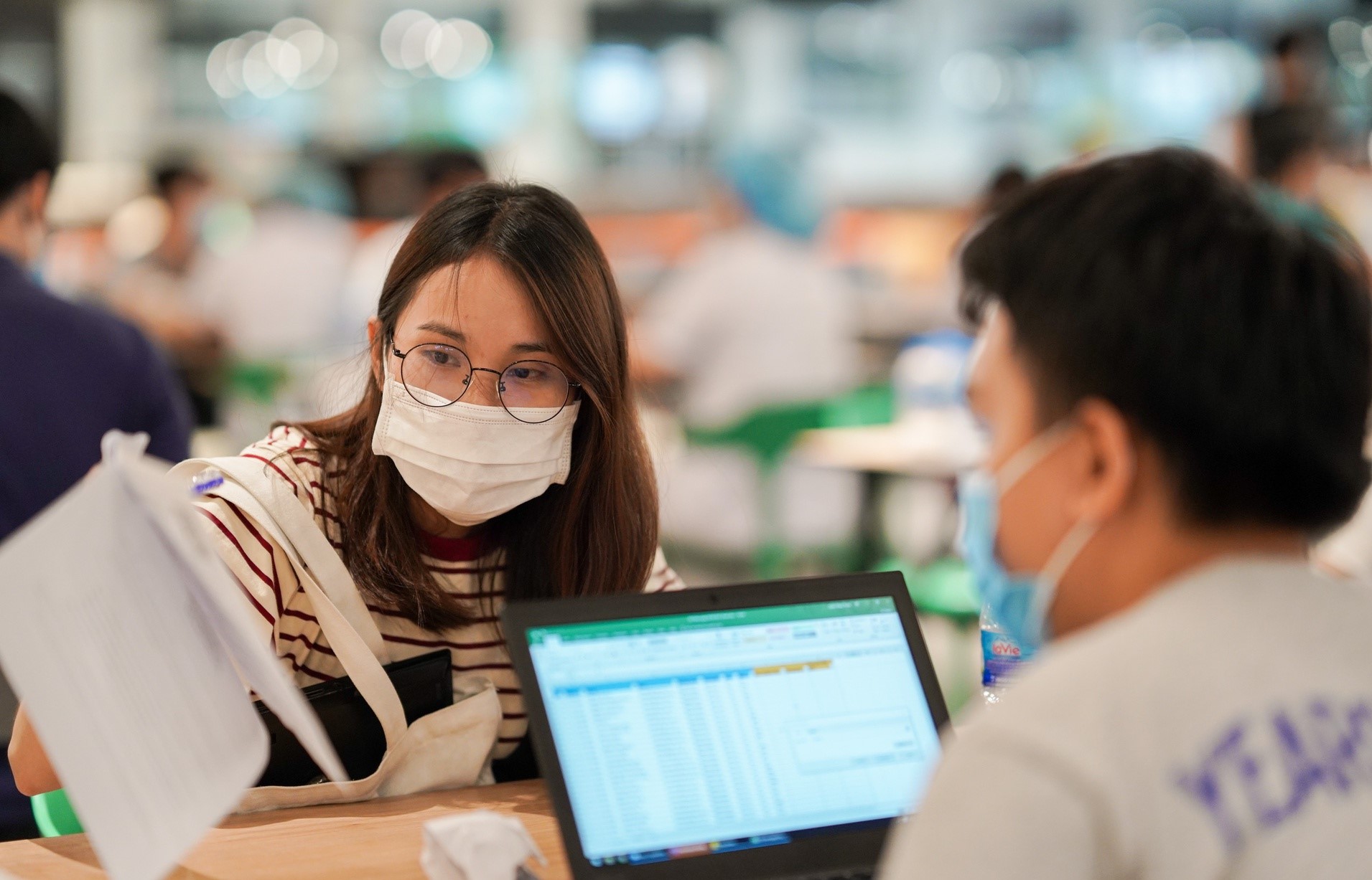 Thấy gì qua chiến dịch tiêm chủng thần tốc tại TP.HCM - Ảnh 1. Thấy gì qua chiến dịch tiêm chủng thần tốc tại TP.HCM - Ảnh 1.