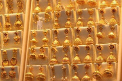 So sánh giá vàng hôm nay 22/7: Vàng SJC đang chững lại