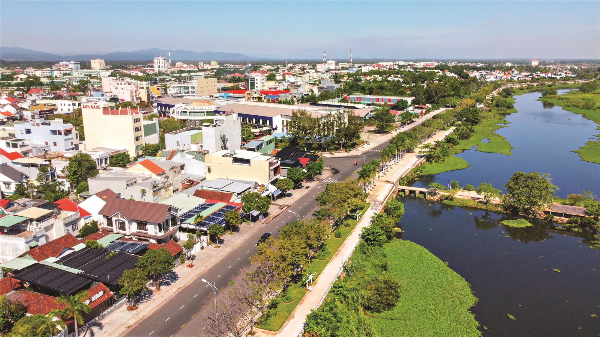 Quảng Nam sẽ 'mạnh tay' với kinh doanh bất động sản trái quy định - Ảnh 1. Quảng Nam sẽ 'mạnh tay' với kinh doanh bất động sản trái quy định - Ảnh 1.