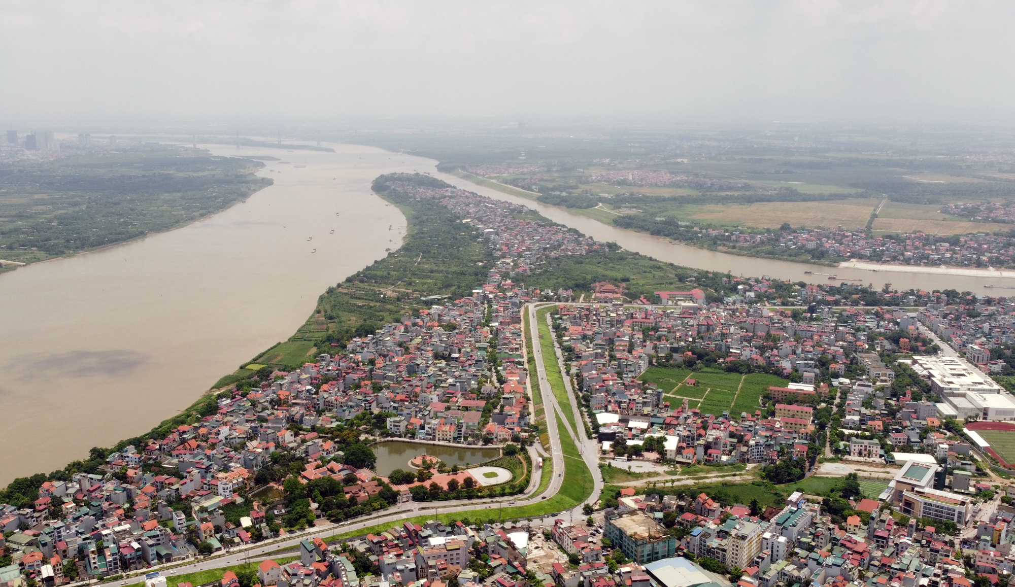 Hà Nội: Toàn cảnh các khu dân cư ven sông Hồng, sông Đuống thuộc diện di dời - Ảnh 2. Hà Nội: Toàn cảnh các khu dân cư ven sông Hồng, sông Đuống thuộc diện di dời - Ảnh 2.