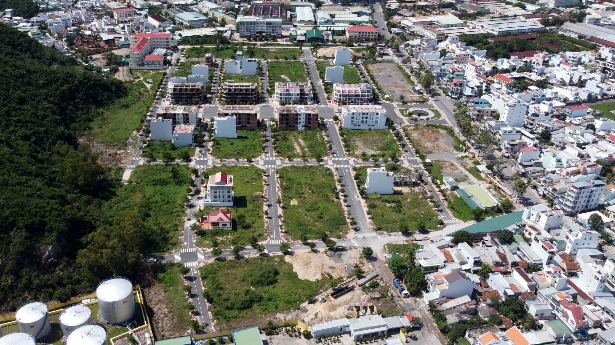 Kiểm toán Nhà nước: Nhiều dự án NƠXH tại Khánh Hòa chậm tiến độ, chậm triển khai thi công - Ảnh 2. Kiểm toán Nhà nước: Nhiều dự án NƠXH tại Khánh Hòa chậm tiến độ, chậm triển khai thi công - Ảnh 2.