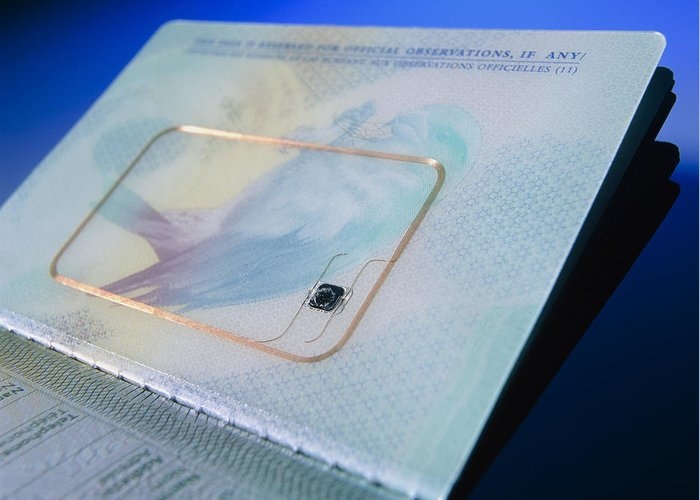 Chính sách mới có hiệu lực từ tháng 8: Gắn chip hộ chiếu, quy định về thuế và giá nước - Ảnh 1. Chính sách mới có hiệu lực từ tháng 8: Gắn chip hộ chiếu, quy định về thuế và giá nước - Ảnh 1.