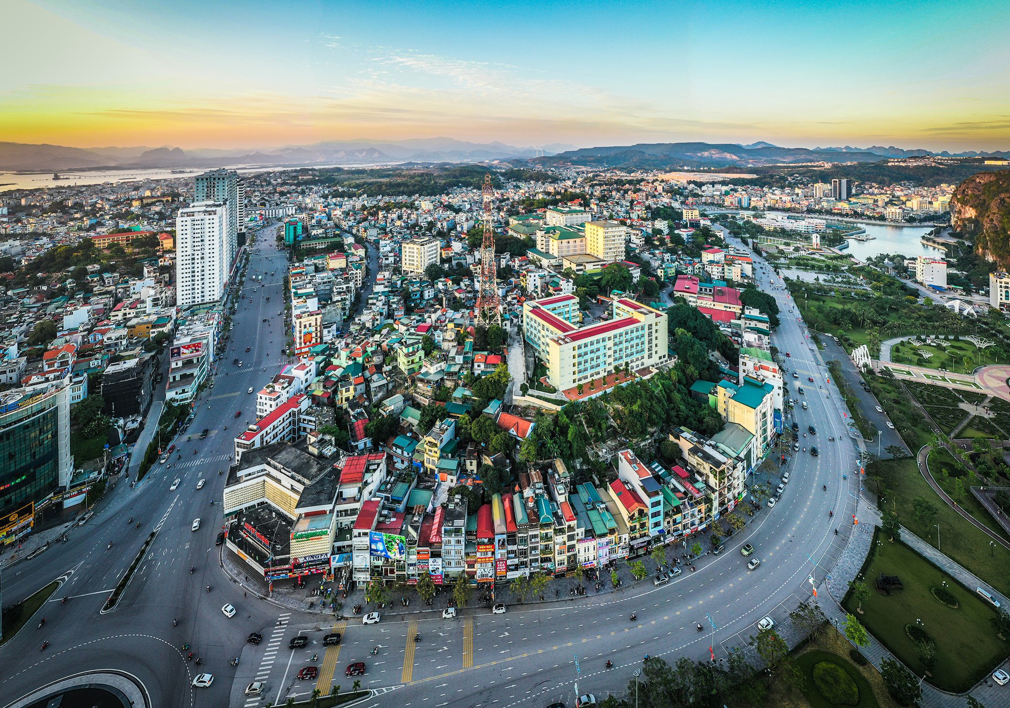 Quảng Ninh hủy hàng loạt quy hoạch dự án nghỉ dưỡng, khu đô thị tại Vân Đồn, Hạ Long - Ảnh 1. Quảng Ninh hủy hàng loạt quy hoạch dự án nghỉ dưỡng, khu đô thị tại Vân Đồn, Hạ Long - Ảnh 1.