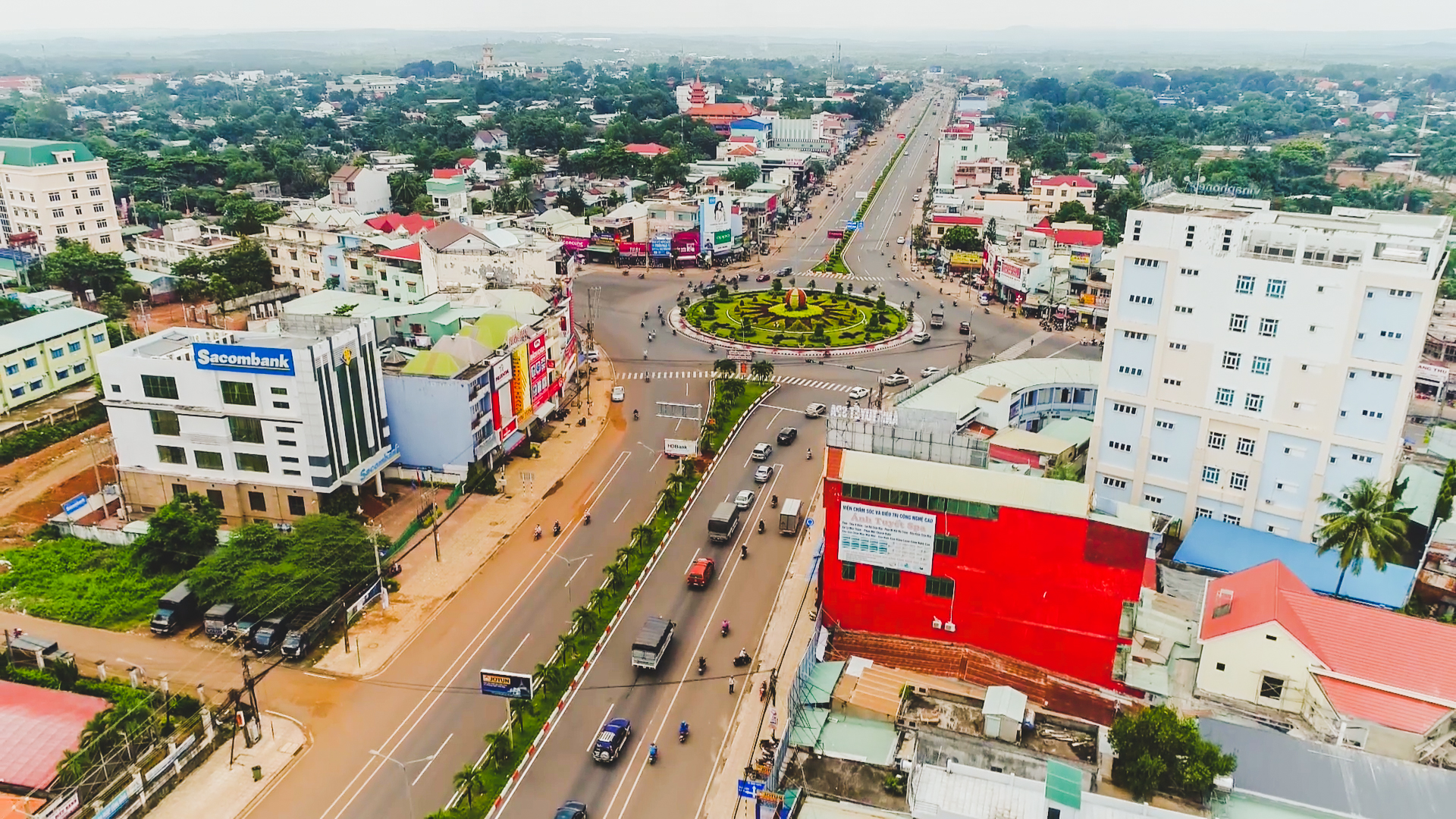 Bình Phước muốn quy hoạch 70.000 ha đất phát triển đô thị, mở rộng khu công nghiệp - Ảnh 1. Bình Phước muốn quy hoạch 70.000 ha đất phát triển đô thị, mở rộng khu công nghiệp - Ảnh 1.