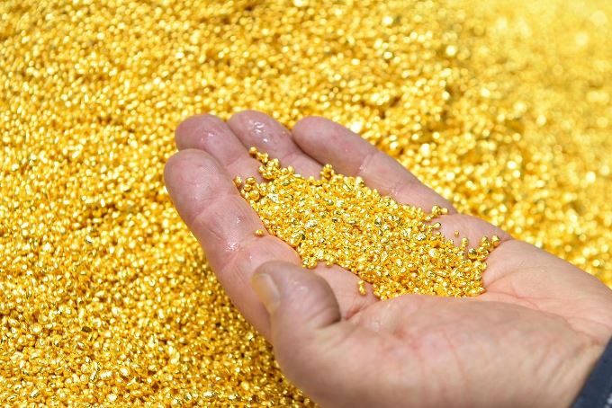 Giá vàng hôm nay 11/8: Tiếp tục giảm nhẹ trong phiên giao dịch giữa tuần - Ảnh 1.