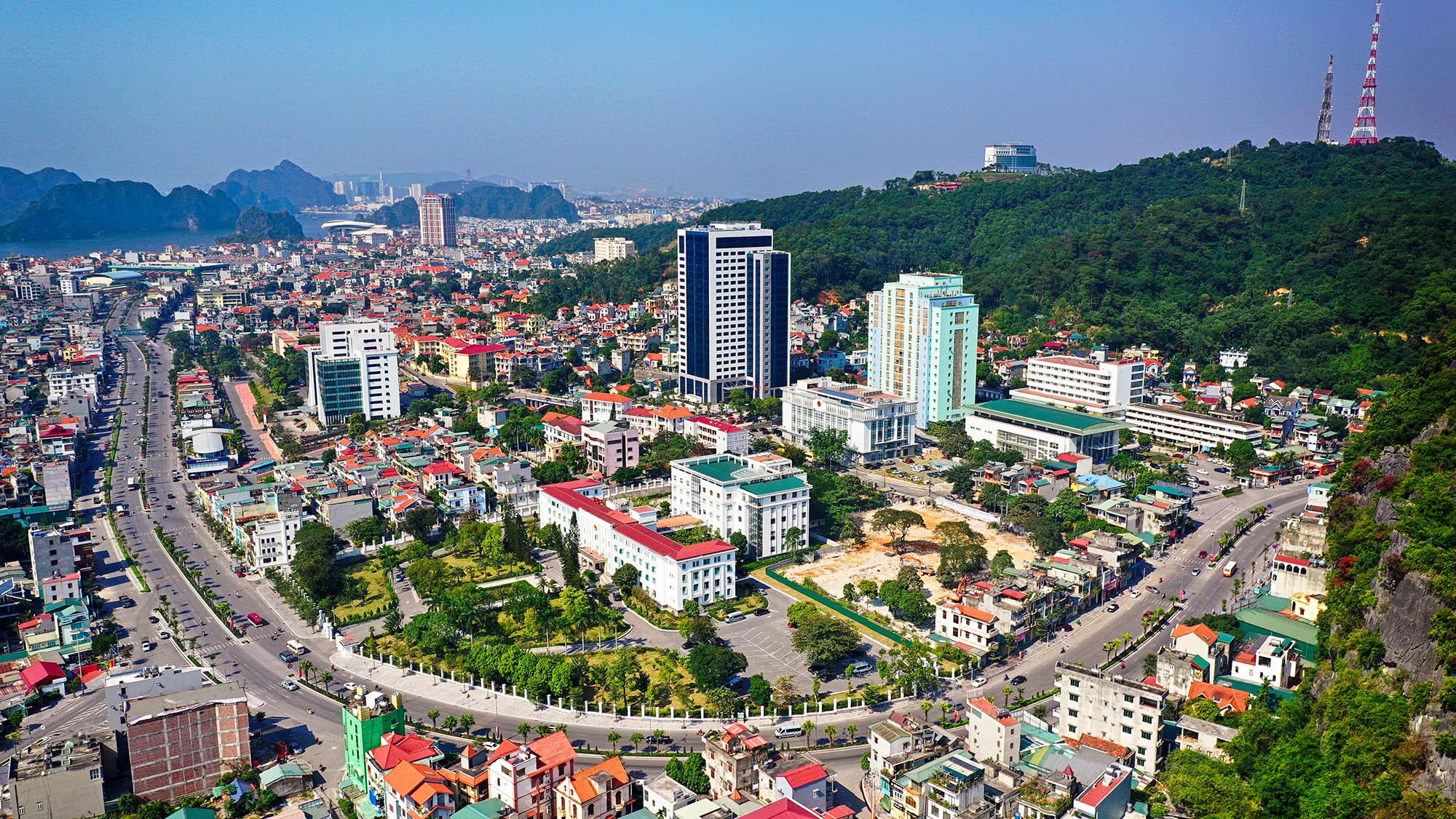 Giải ngân vốn đầu tư công tốt, nhiều dự án trọng điểm ở Quảng Ninh sẽ khánh thành sớm - Ảnh 1. Giải ngân vốn đầu tư công tốt, nhiều dự án trọng điểm ở Quảng Ninh sẽ khánh thành sớm - Ảnh 1.